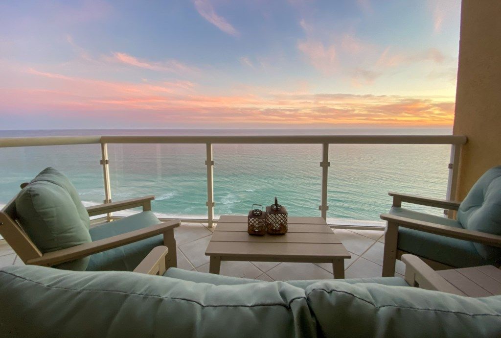 Beach Bum Luxury Vacation Rentals-Emerald Isle #1705 'Merle's Pearl' (Top Floor- PH)-image-1